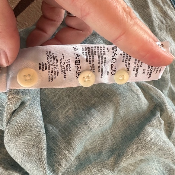 Tommy Bahama linen button down in turquoise, XL - Picture 7 of 8